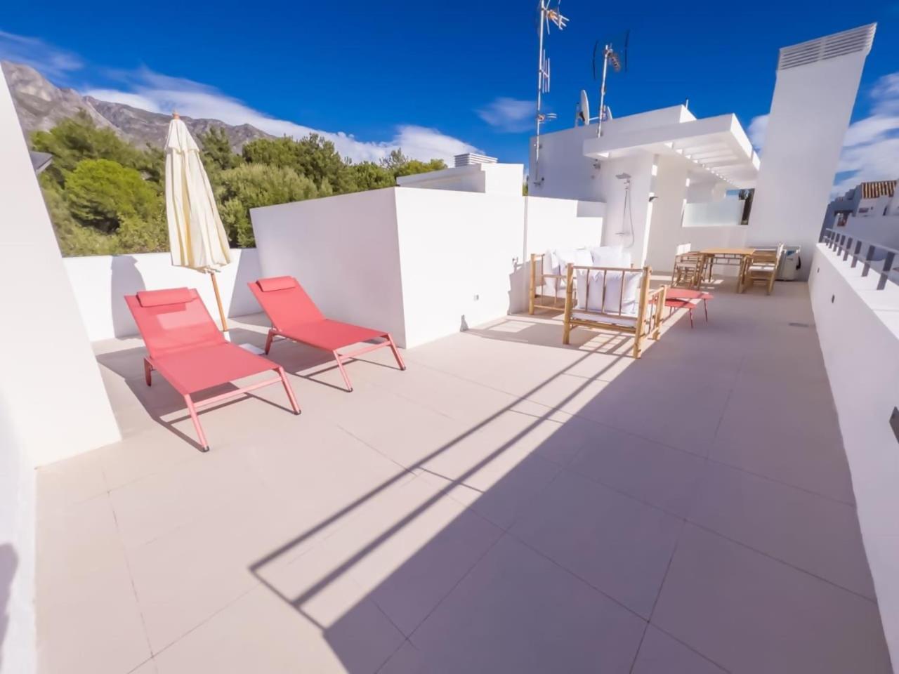 Appartamento Penthouse On The Golden Mile Marbella Esterno foto
