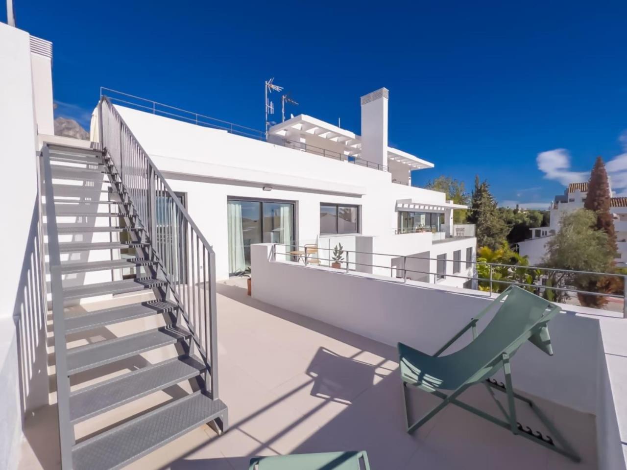 Appartamento Penthouse On The Golden Mile Marbella Esterno foto